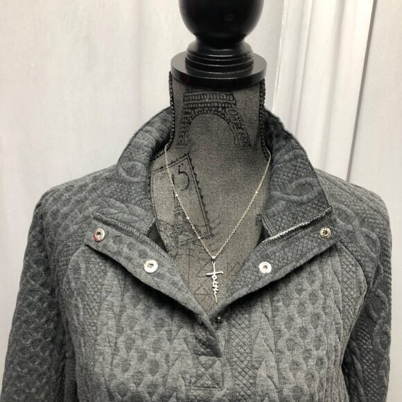 Gray Cable Knit Pullover Sweatshirt Women Size Medium Kangaroo Pocket Snaps NEW - Picture 3 of 10